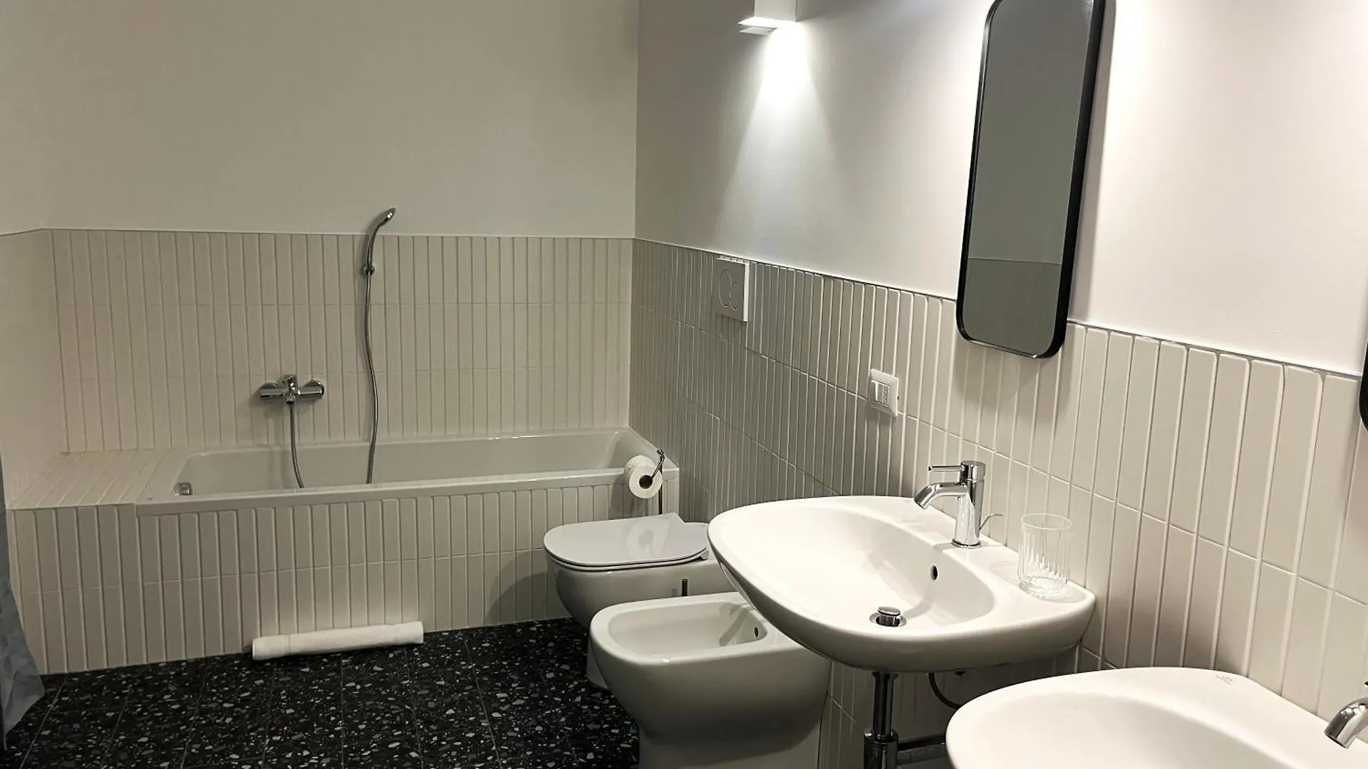Fifty Eight Suite Milan Repubblica Three Bedrooms 0*,