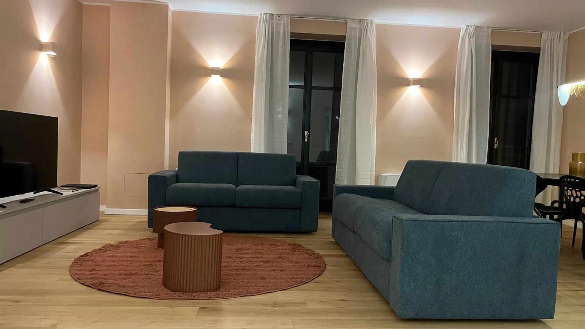 아파트 Fifty Eight Suite Milan Repubblica Three Bedrooms 이탈리아